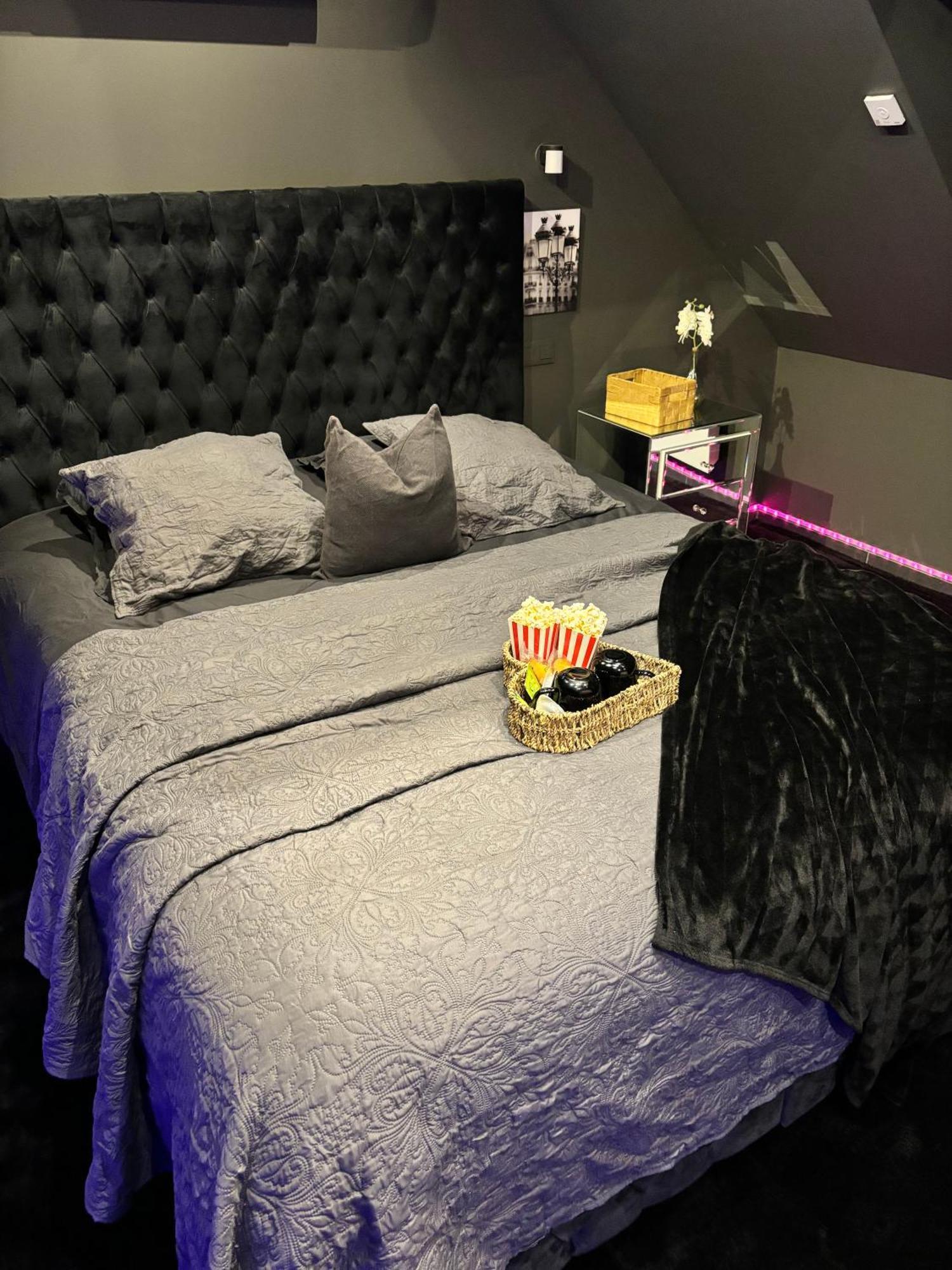 Magnifique Duplex Avec Jaccuzi, Sauna Et Cinema Room Privatif Fontenoy  Buitenkant foto